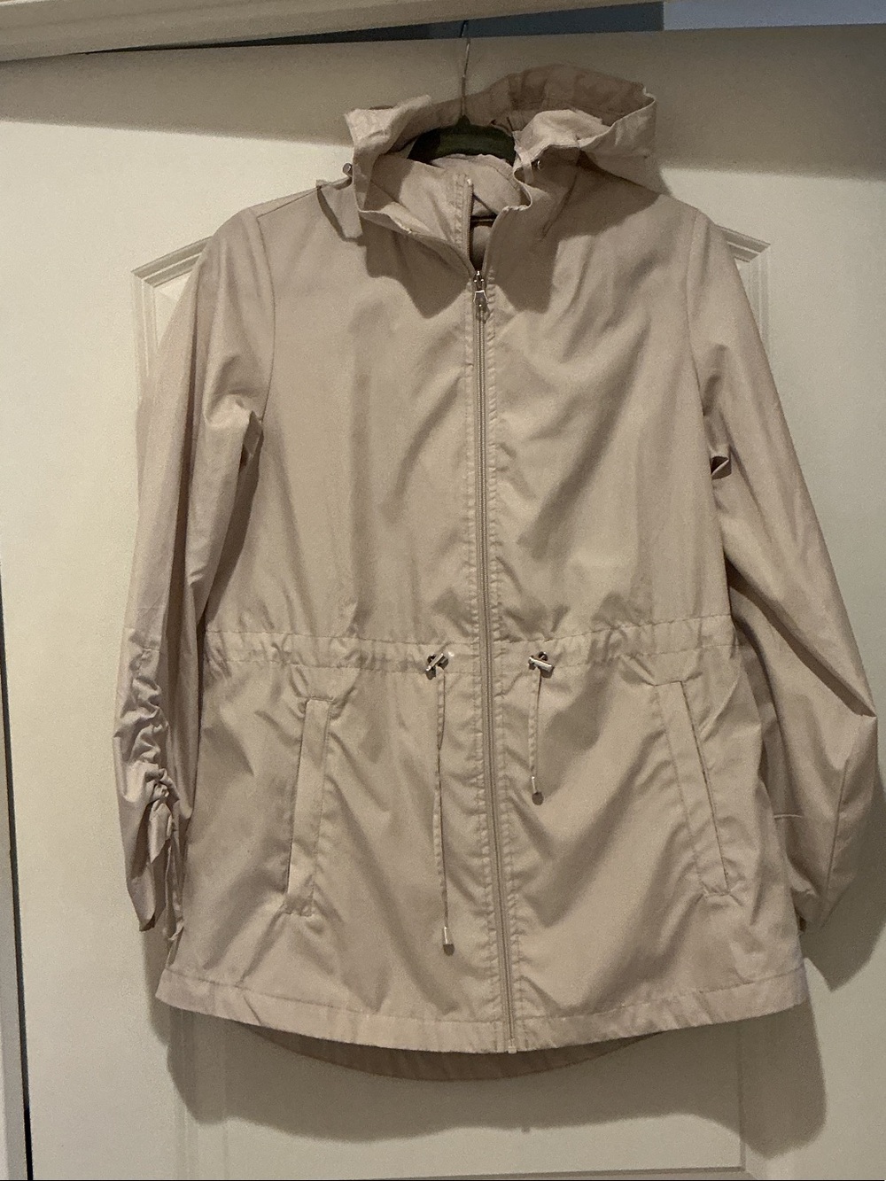 Jones New York Women’s Hooded Drawstring Raincoat - Cream